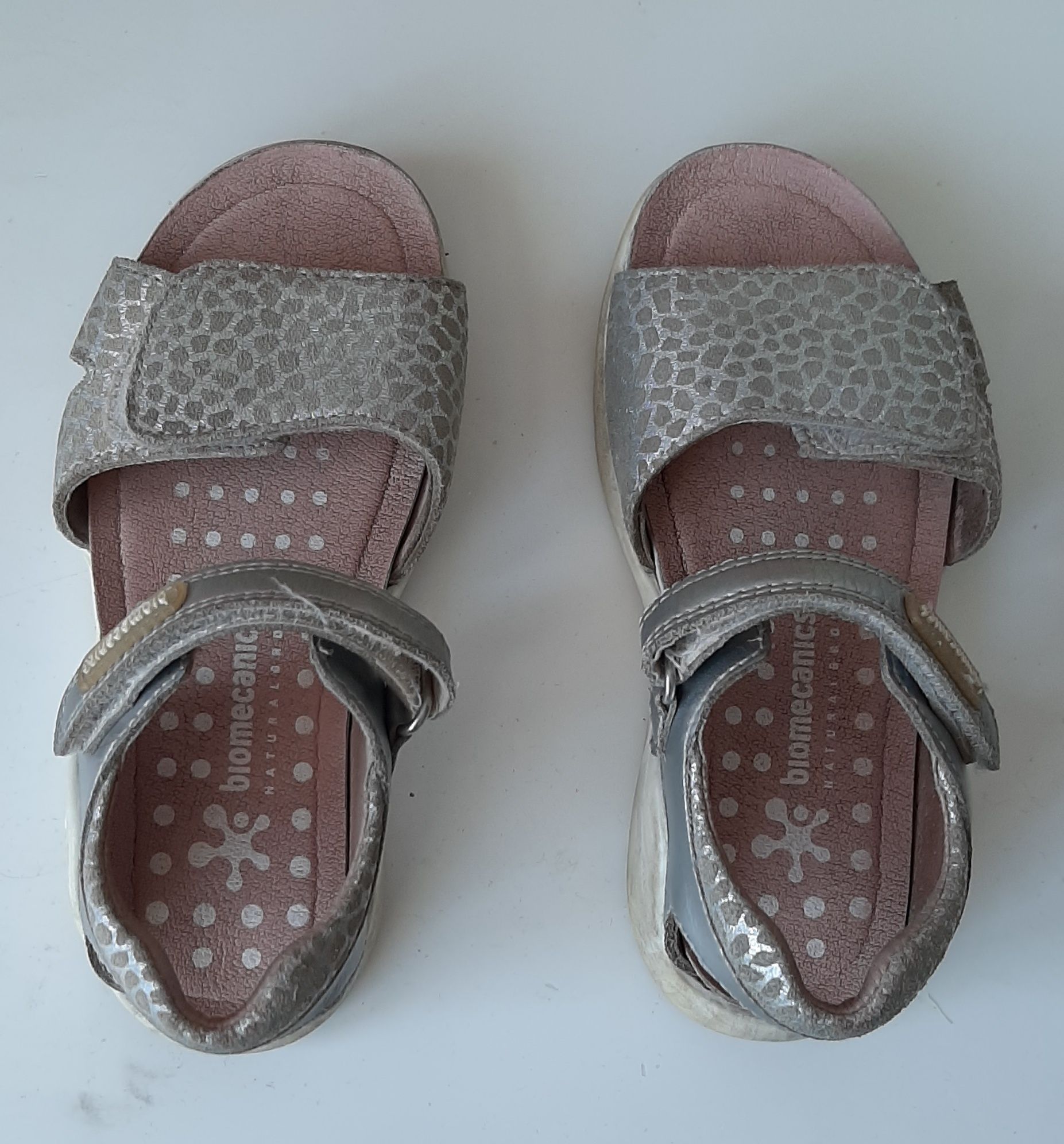Продам детские сандалии на девочку ( Биомеханик)