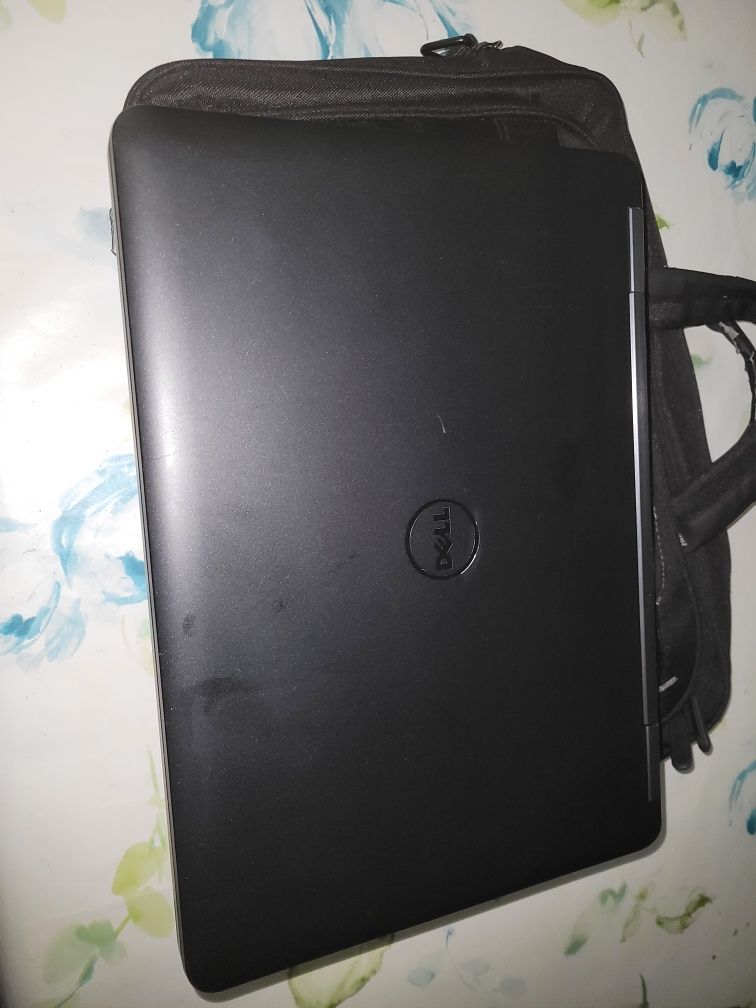 Portátil Dell latitude E5440 i5 de 4th gen touch Screen