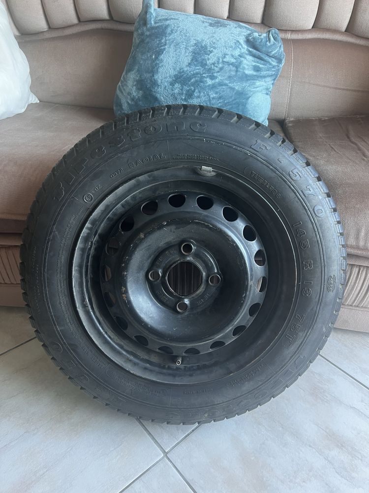 Roda de carro e pneu