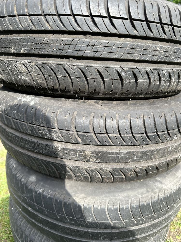 Opony letnie Michelin 165/70 R14 z felga stalową.