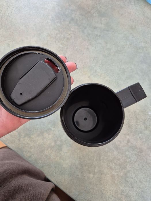 Kubek termiczny szary do samochodu