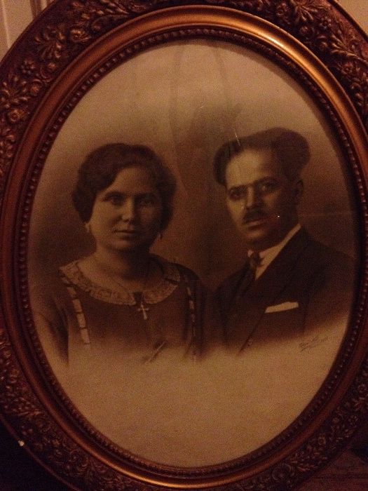 Moldura centenária com fotografia antiga