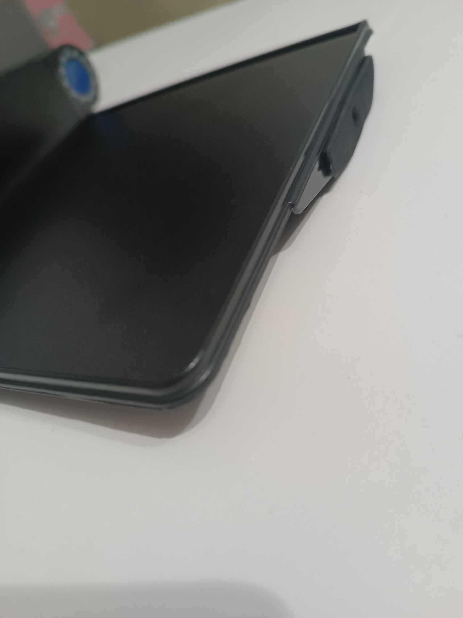 Wielofunkcyjny stolik pod laptopa