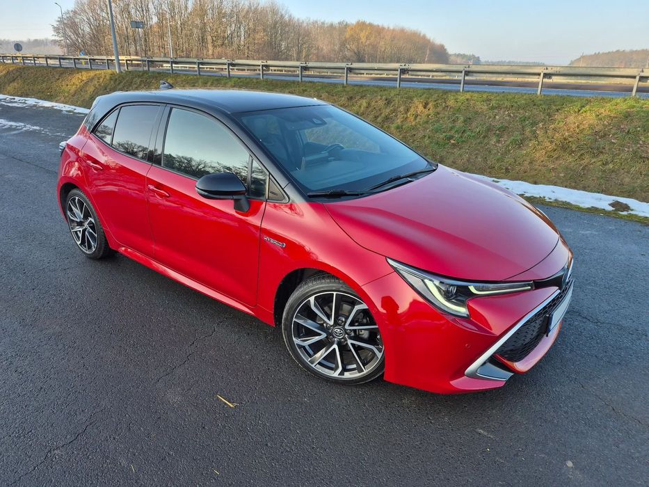 Toyota Corolla 1.8 Hybryda, Wersja SELECTION, 2 Właściciel, Z Polskiego Salonu