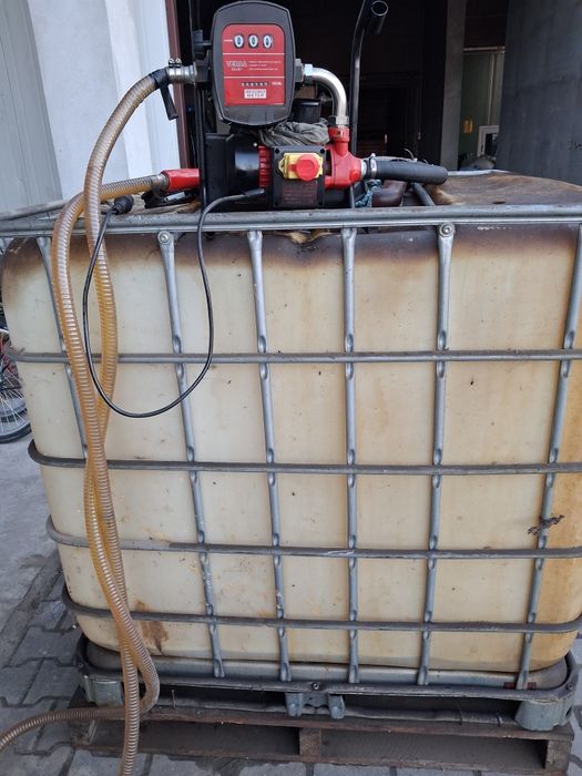 Zbiornik na paliwo wraz z pompą