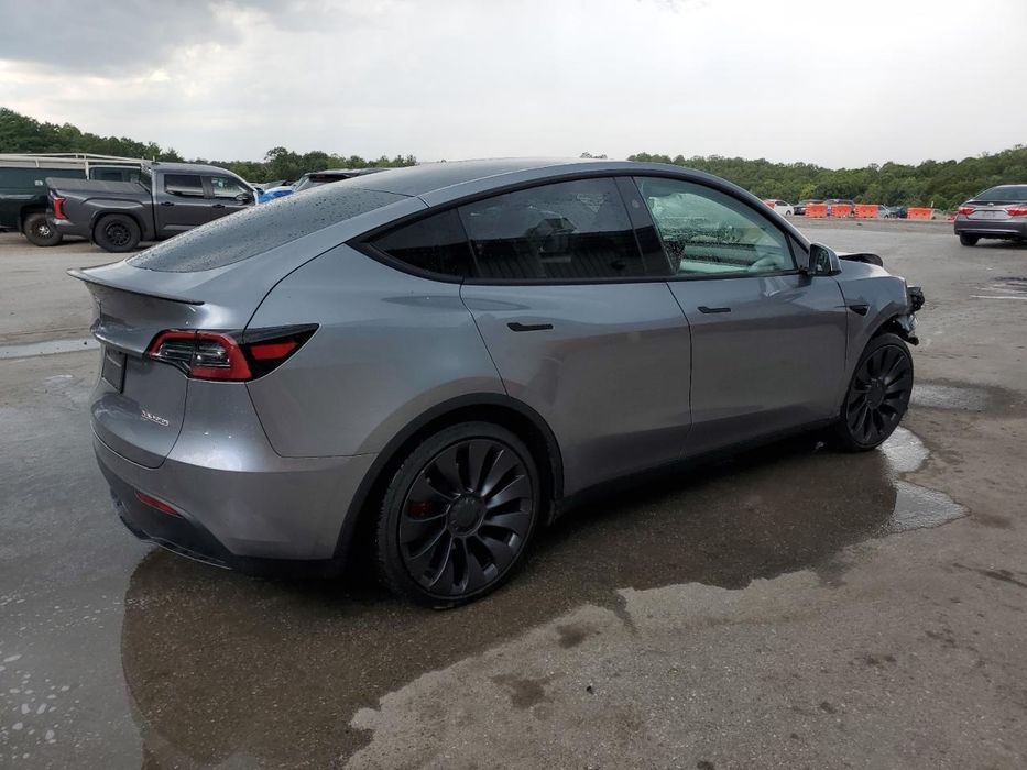 Tesla Y 2025 performace