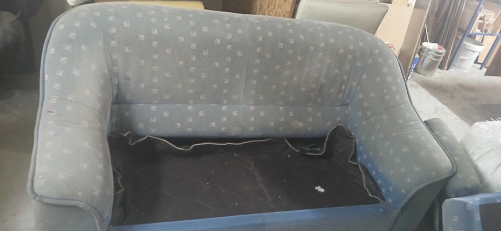 Sofa antigo de dois lugares