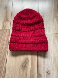 Damska czerwona czapka