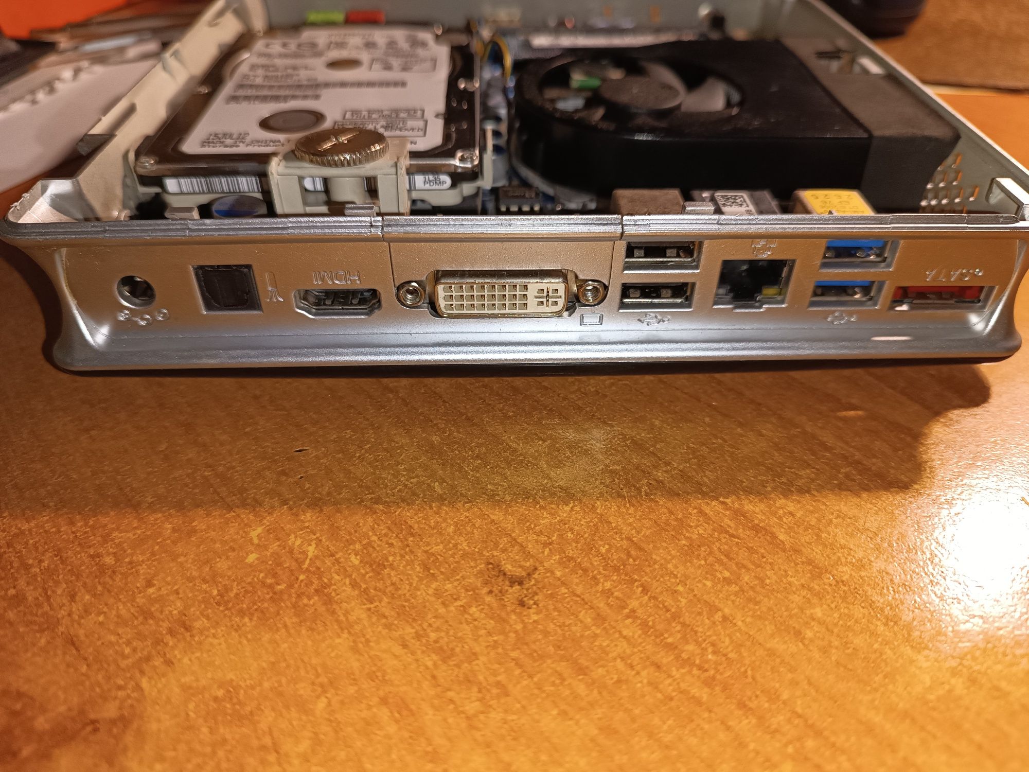 ZOTAC ZBOX ID18 міні пк