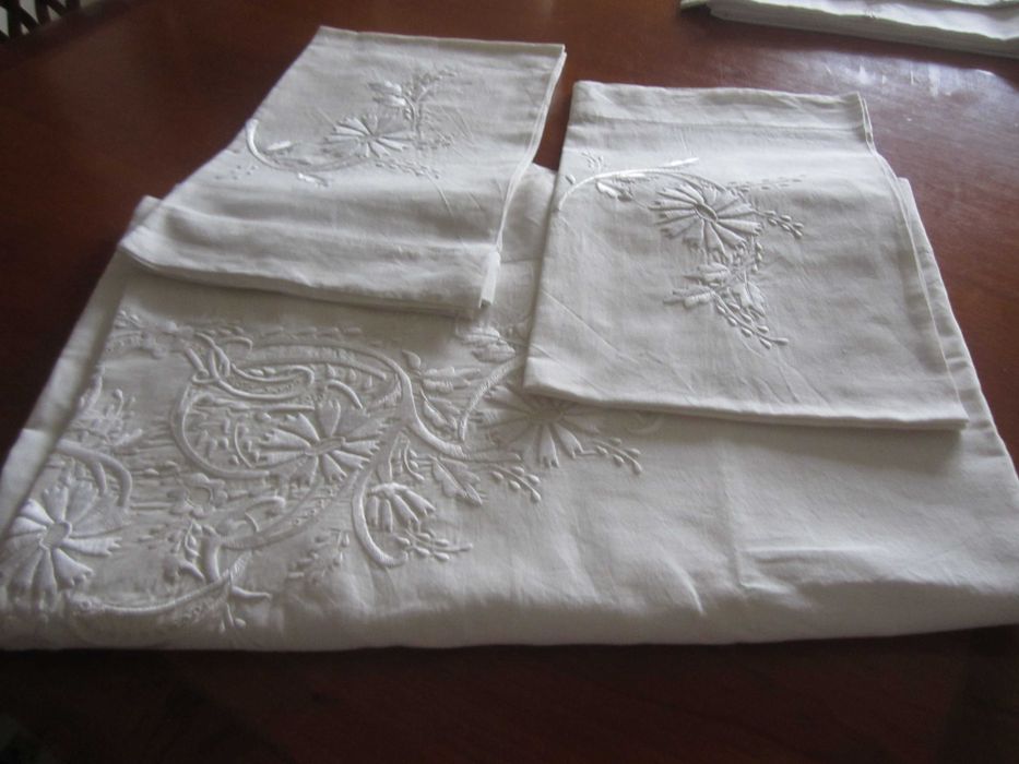 Terno de Cama com Arte - Madeira