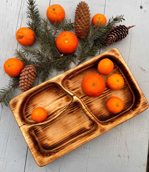 Деревяная менажница ручной работы