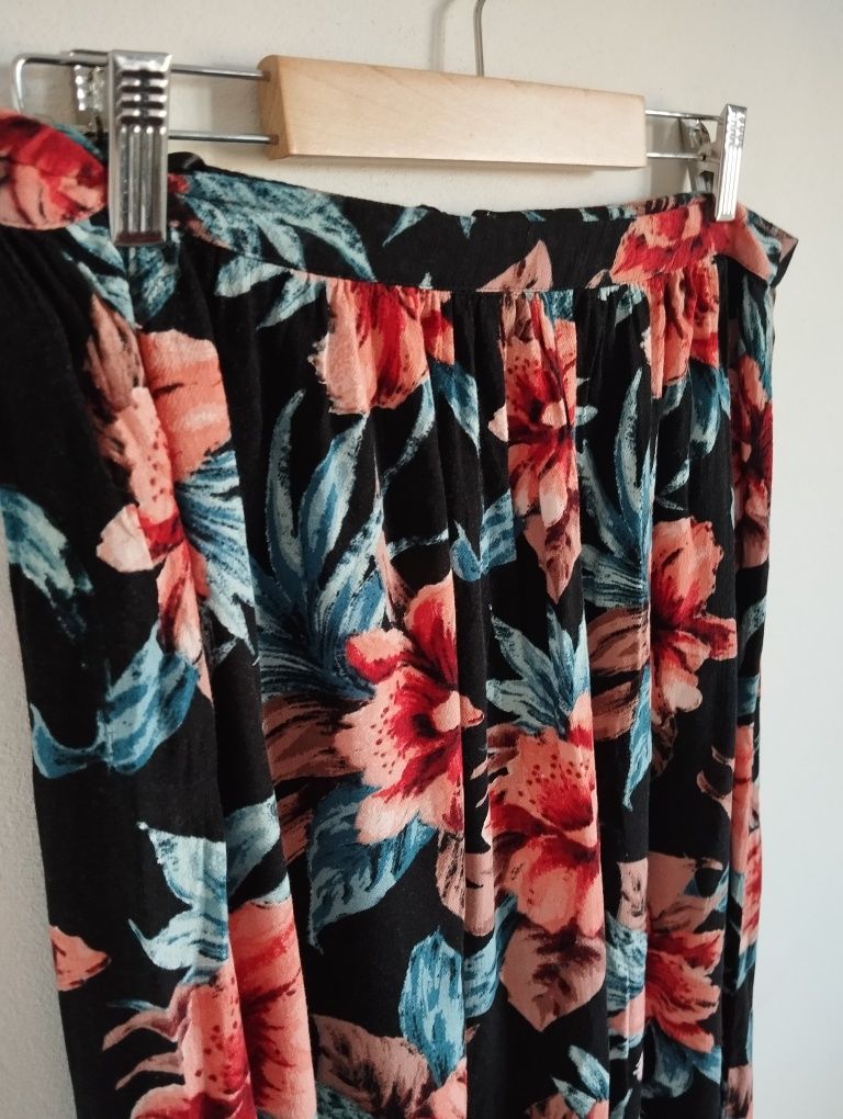 Wiosenna spódnica w kwiaty, 100% wiskoza r. 38/40 New Look