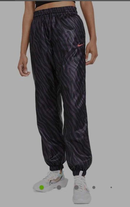 Штани жіночі Nike Sportswear Icon Clash Woven Pant Violet DC5292-573