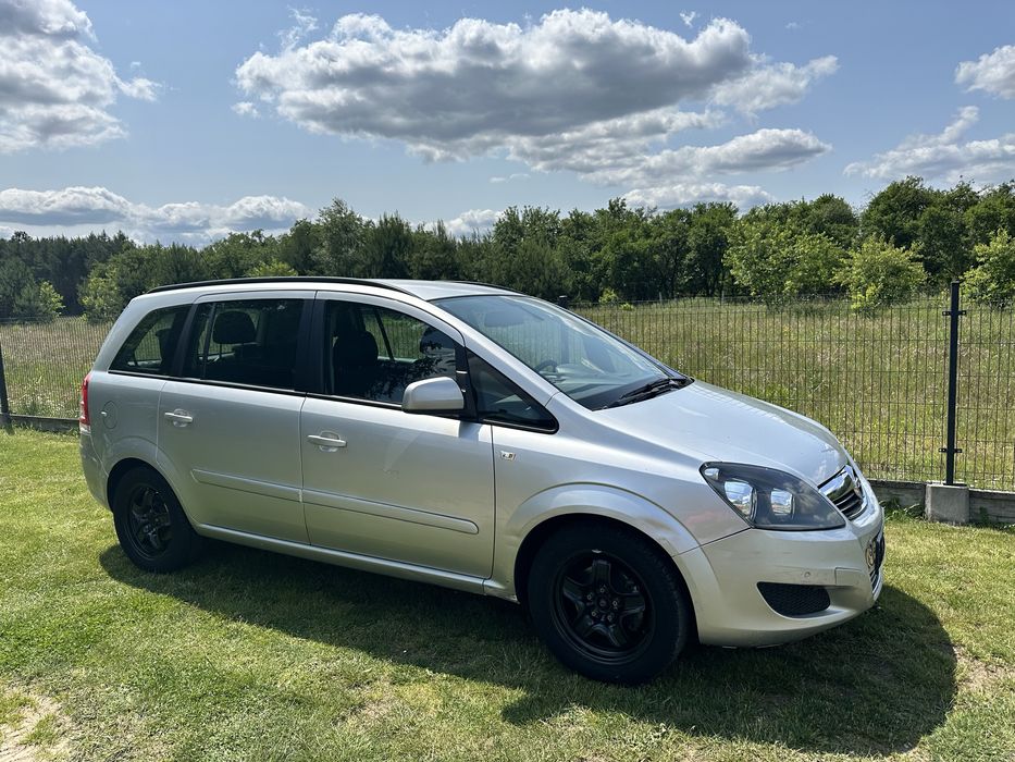 Opel Zafira II 1.6 benzyna 58000 km!!! 7 osób