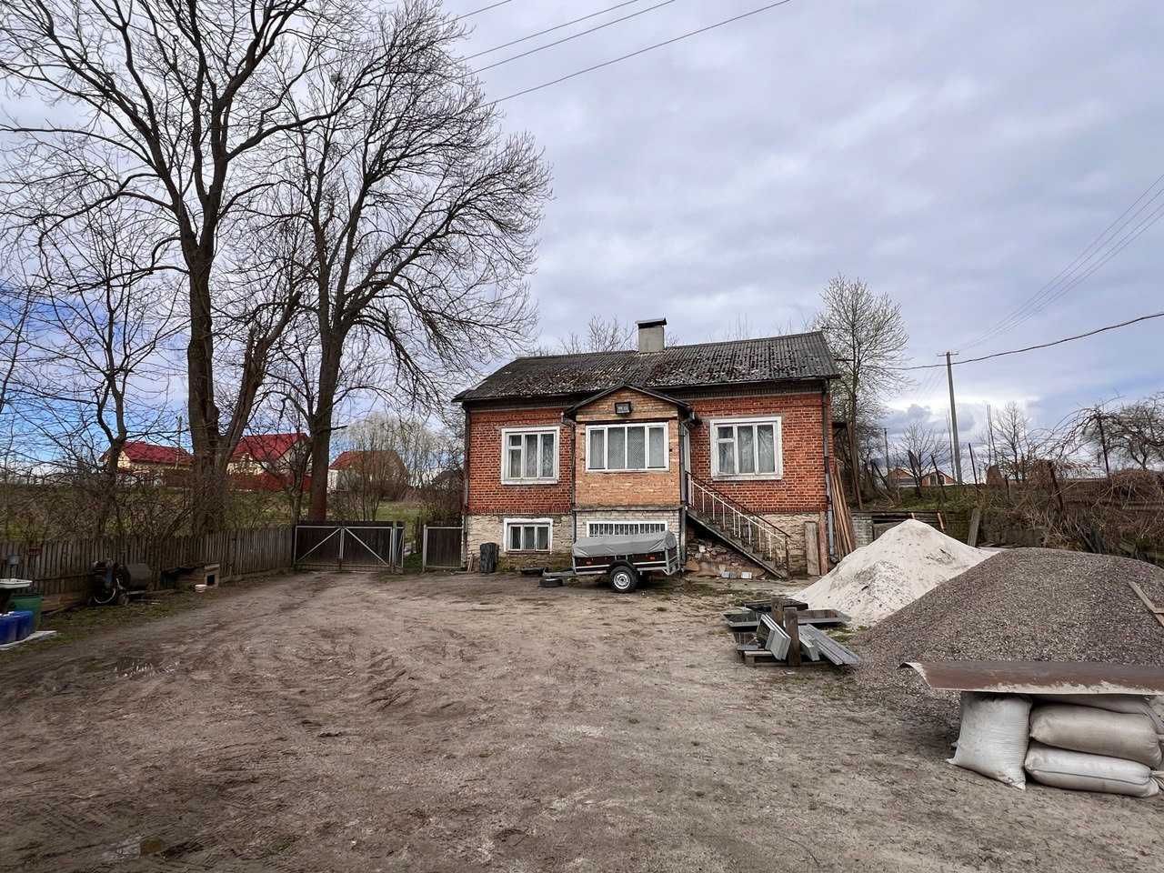 Будинок 114 м2 та  земельна ділянка 0,25 гектара смт Кожичі.