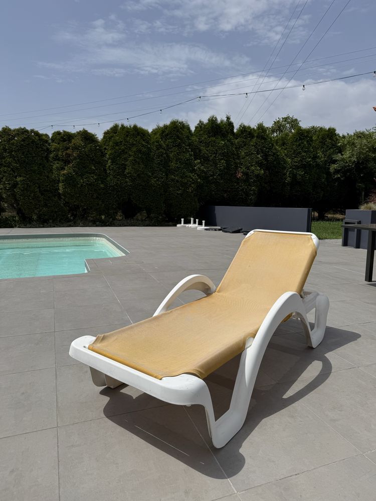 Espreguiçadeira de Piscina