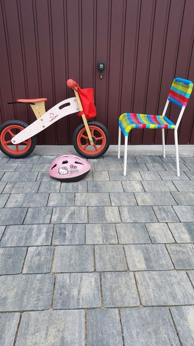 TV LCD 60" + dekoder +Rowerek biegowy drewniany  + kask + krzesełko.