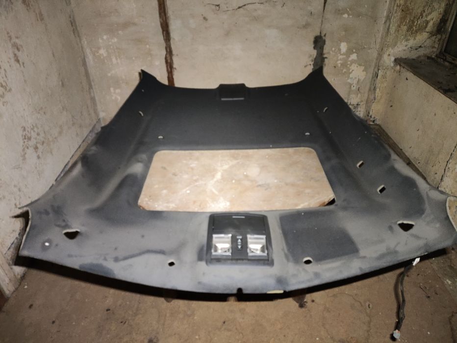 Podsufitka Dodge Chalenger 2016 z szyberdachem sufit