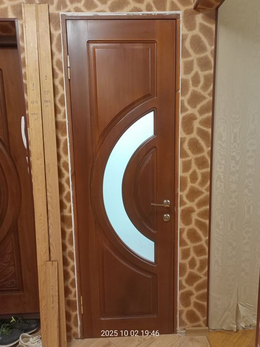 Продам міжкімнатні двері сосна б/в