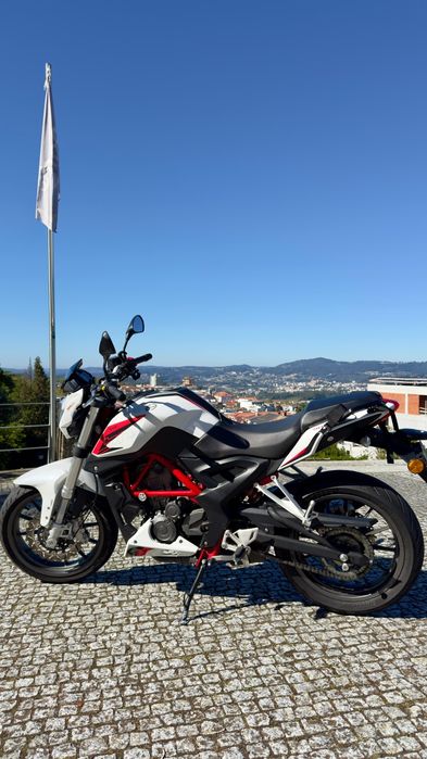 Vendo mota Benelli BN 251 de 2019, 249cc, em muito bom estado.