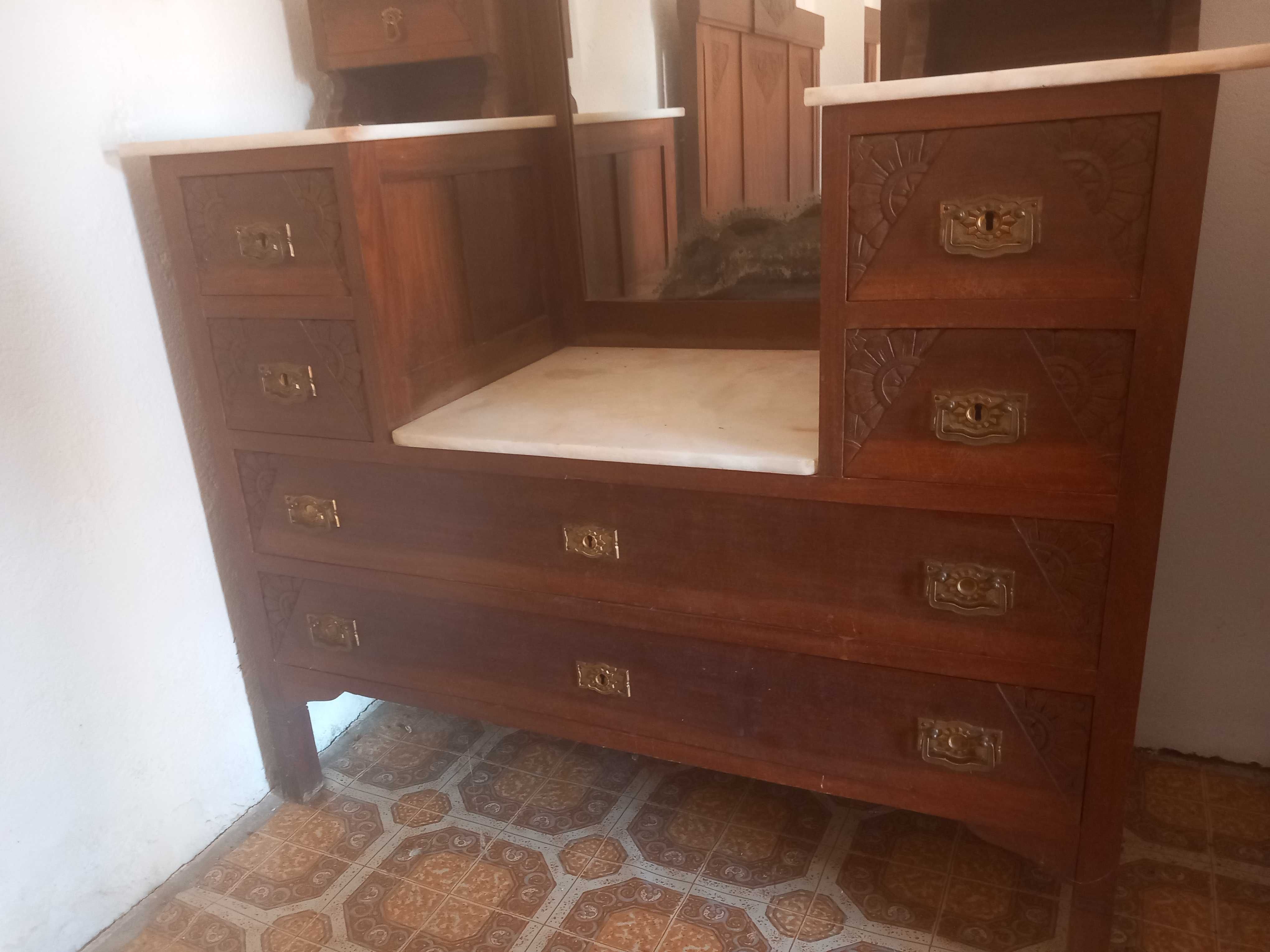 Cómoda com espelho GRÁTIS