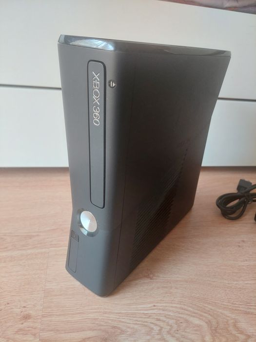 Xbox 360 Slim 4gb
