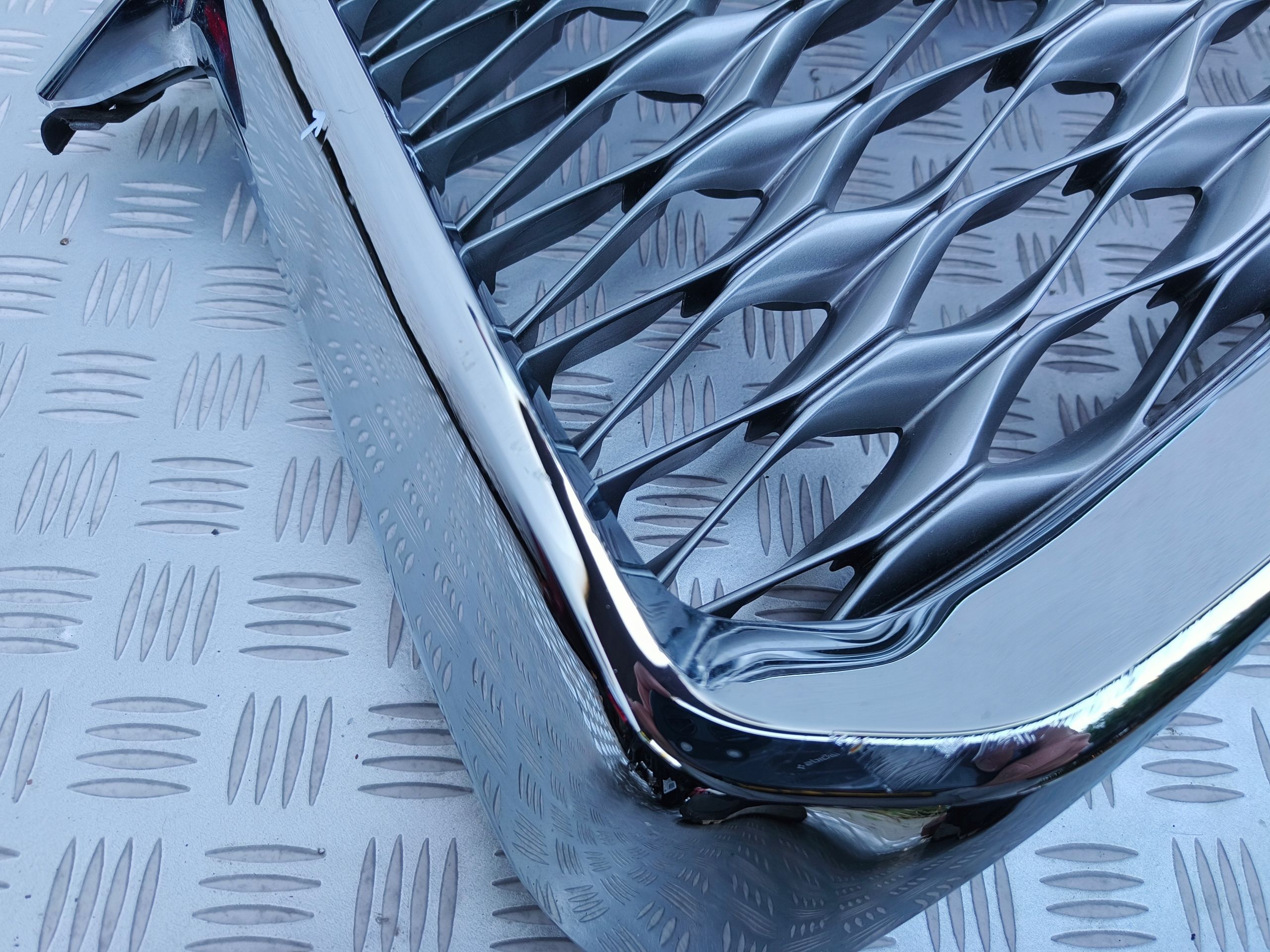 Infiniti 2024 Grill Atrapa przód Znaczek Kamera Usa
