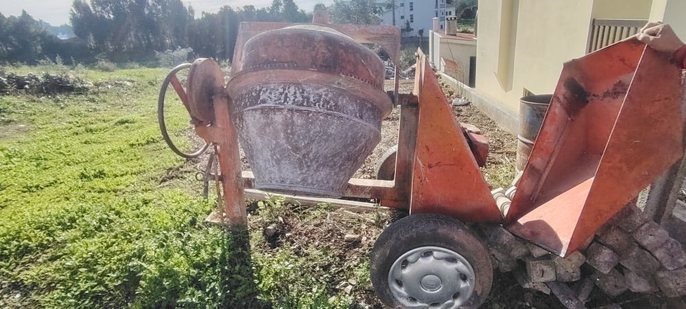 Betoneira com motor a gasóleo