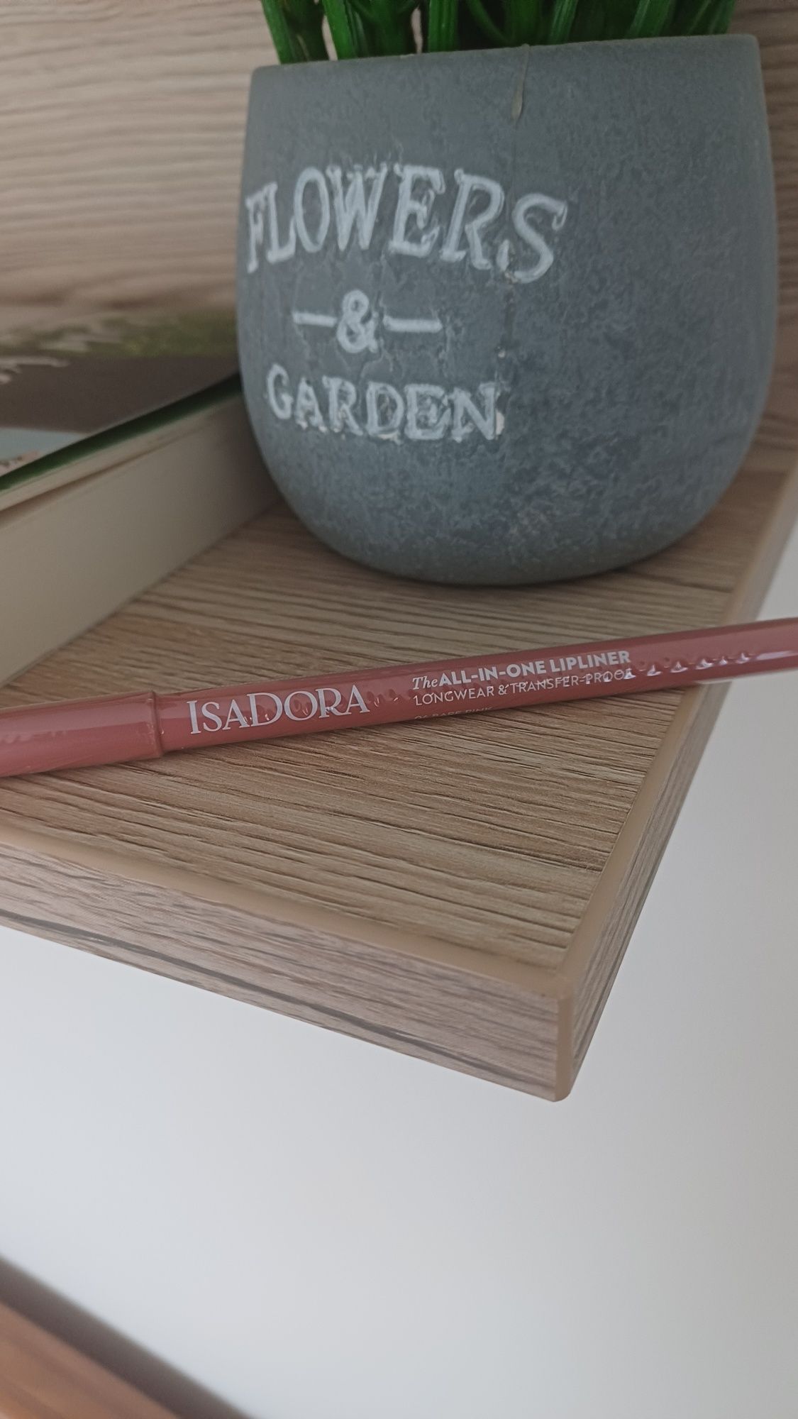 Pomadka Annabelle minerals Strawberry