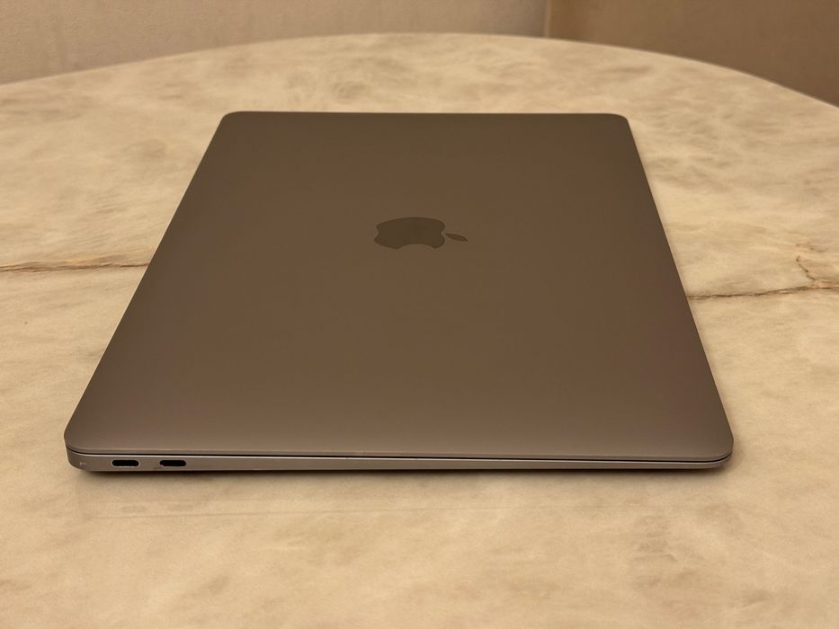 MacBook Air M1 8/256Gb акб 100%