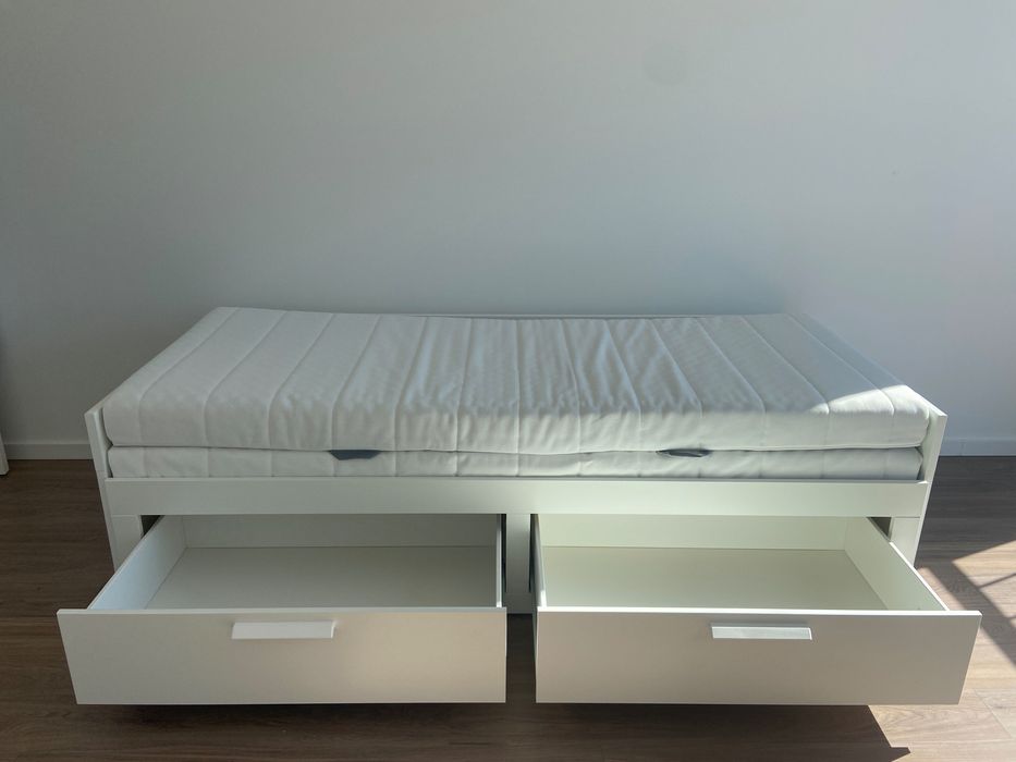 Cama dupla e colchões