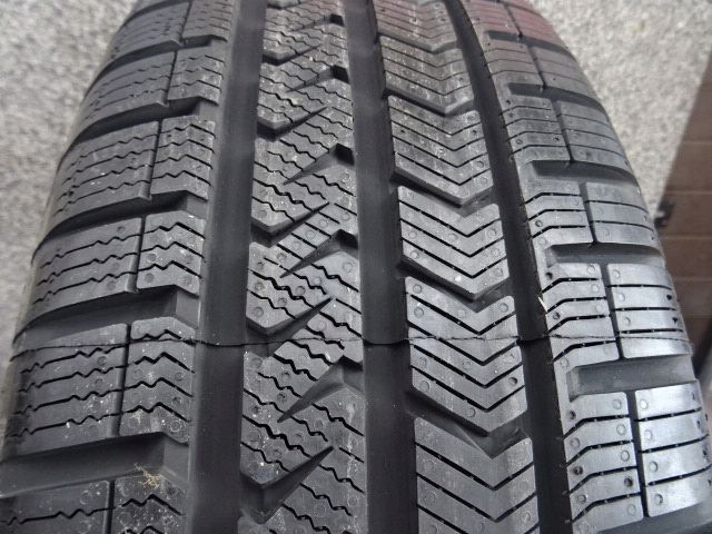 215/65/R16 98H Vredestein Quatrac 5 -8mm