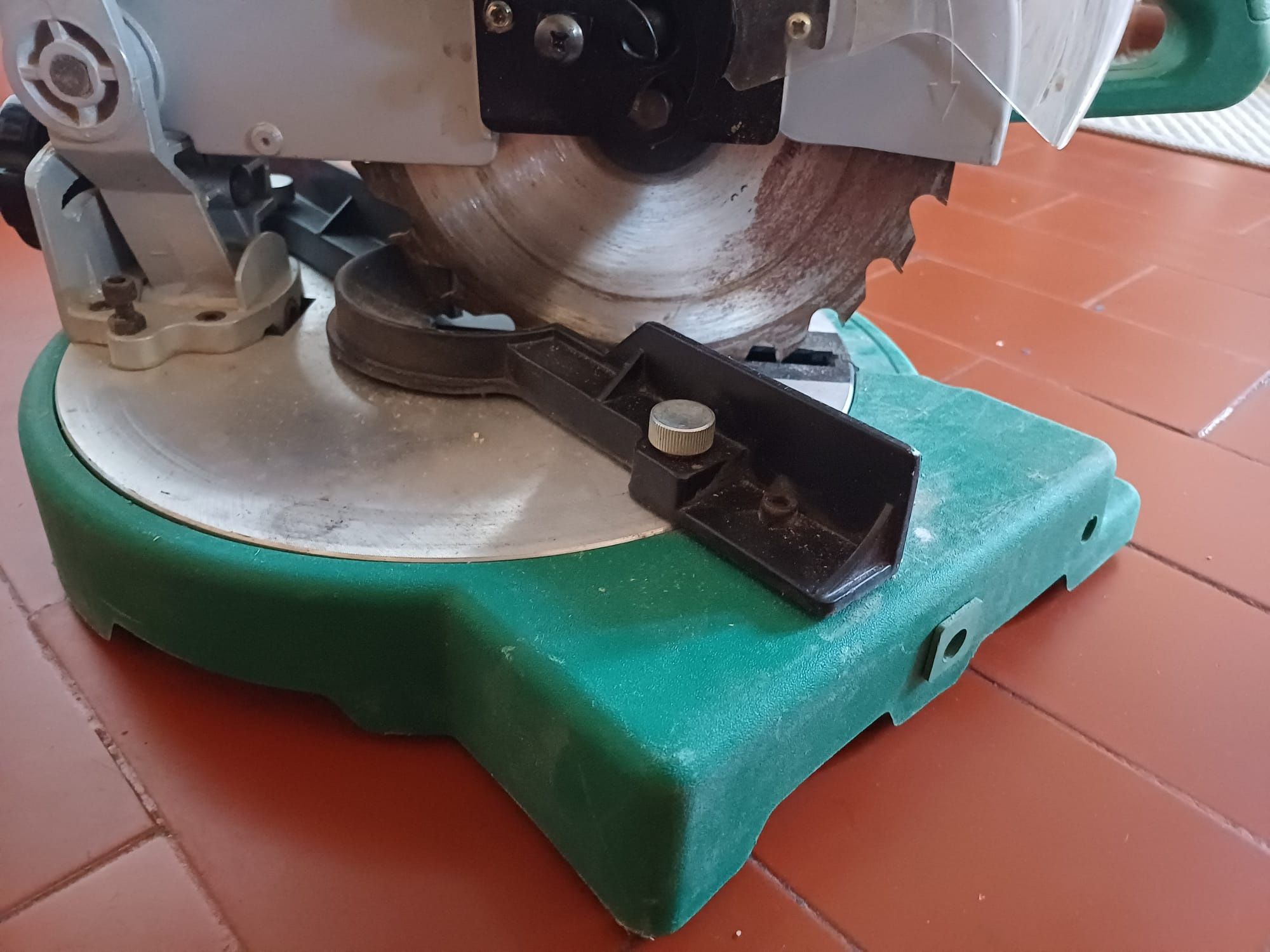 Serra circular - máquina de corte 1200W Work Bull