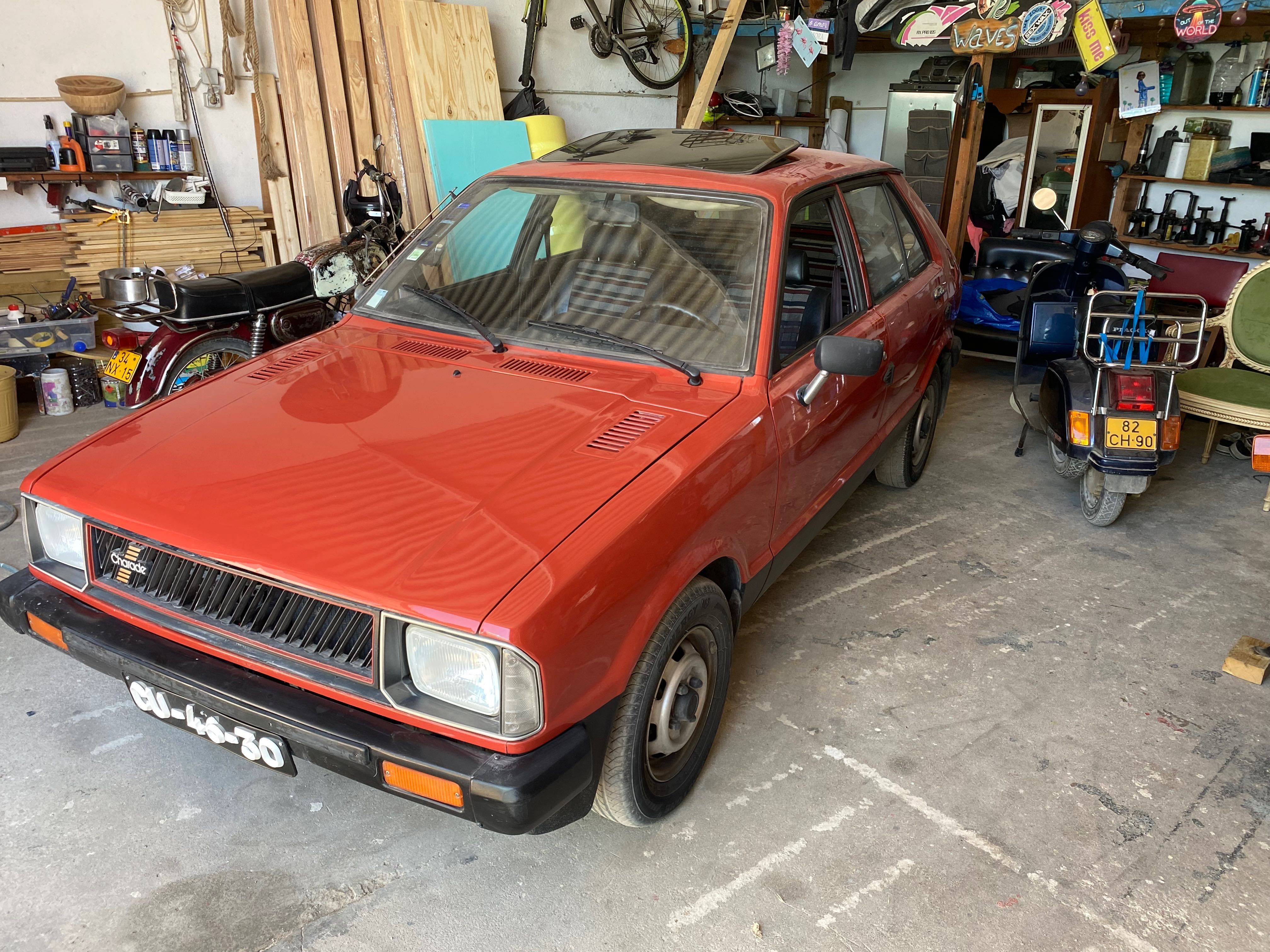 Daihatsu Charade xte 5speed ac