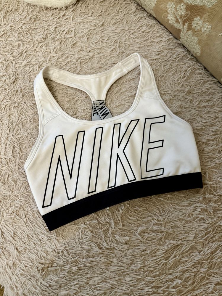 Спортивний топ жіночий Nike