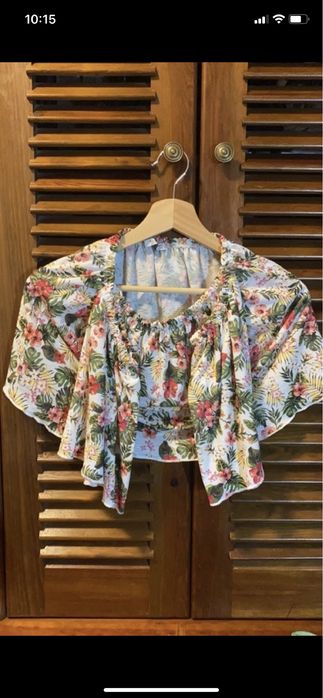 Camisola Stradivarius branca florida