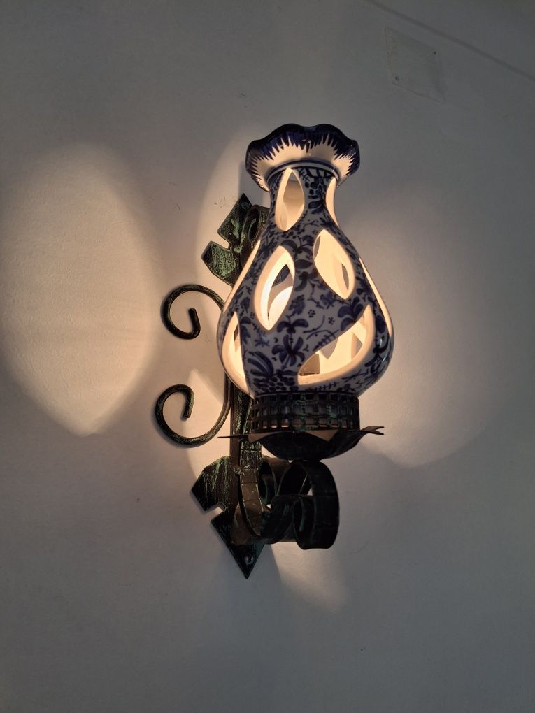 Candeeiro de parede ferro e ceramica