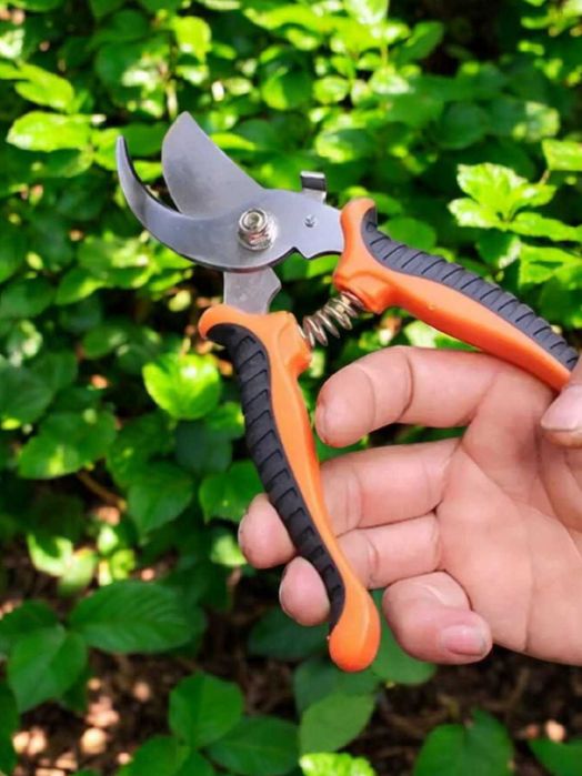 Набір садових інструментів у кейсі 14в1