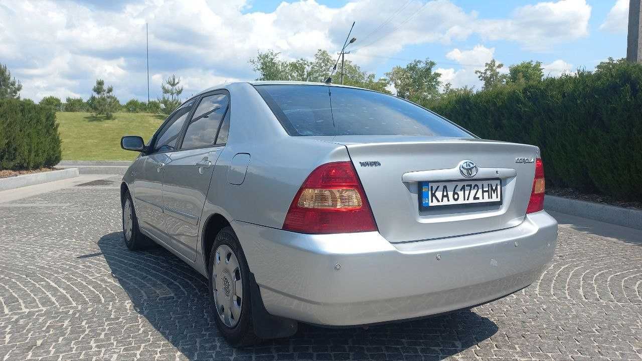 Toyota Corolla седан