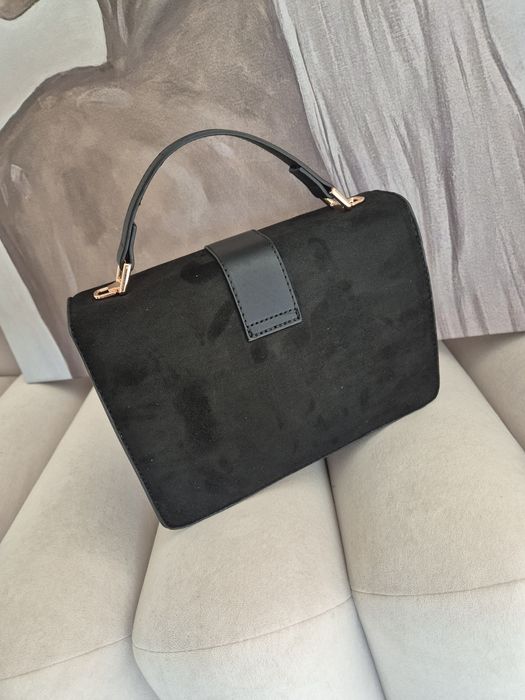 Nowa torebka listonoszka damska czarna złote okucia