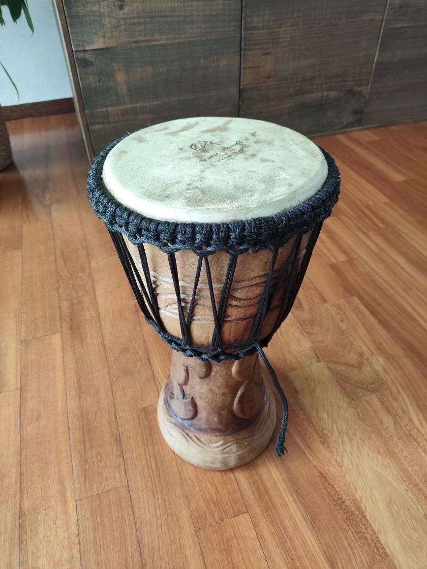 Djembe 20 cm diâmetro madeira