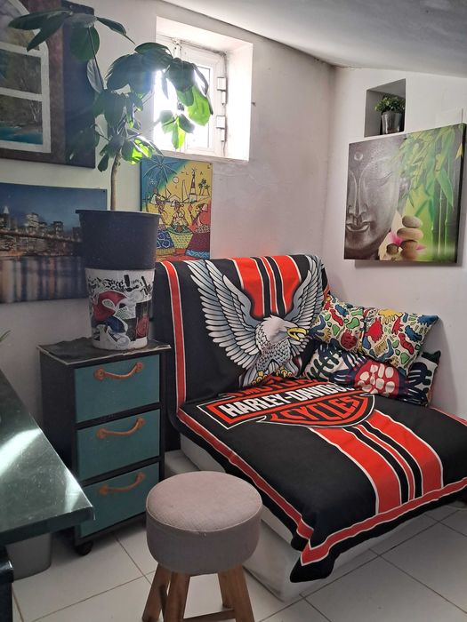 Sotão Charmoso. Metro Chiado, centro Lisboa. Ler texto.