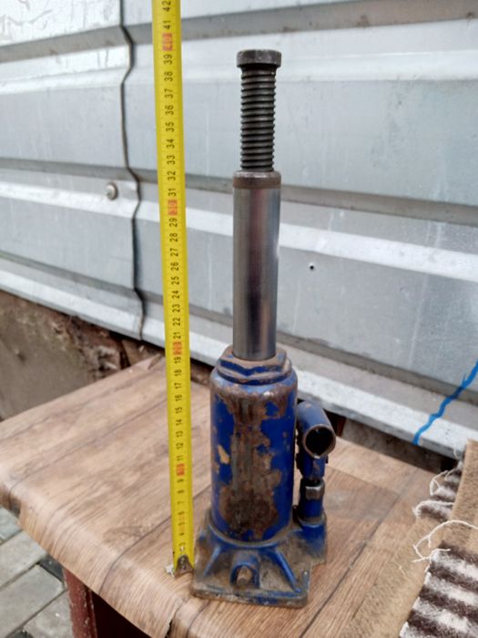 Продам Домкрат на 3т в робочому стані
