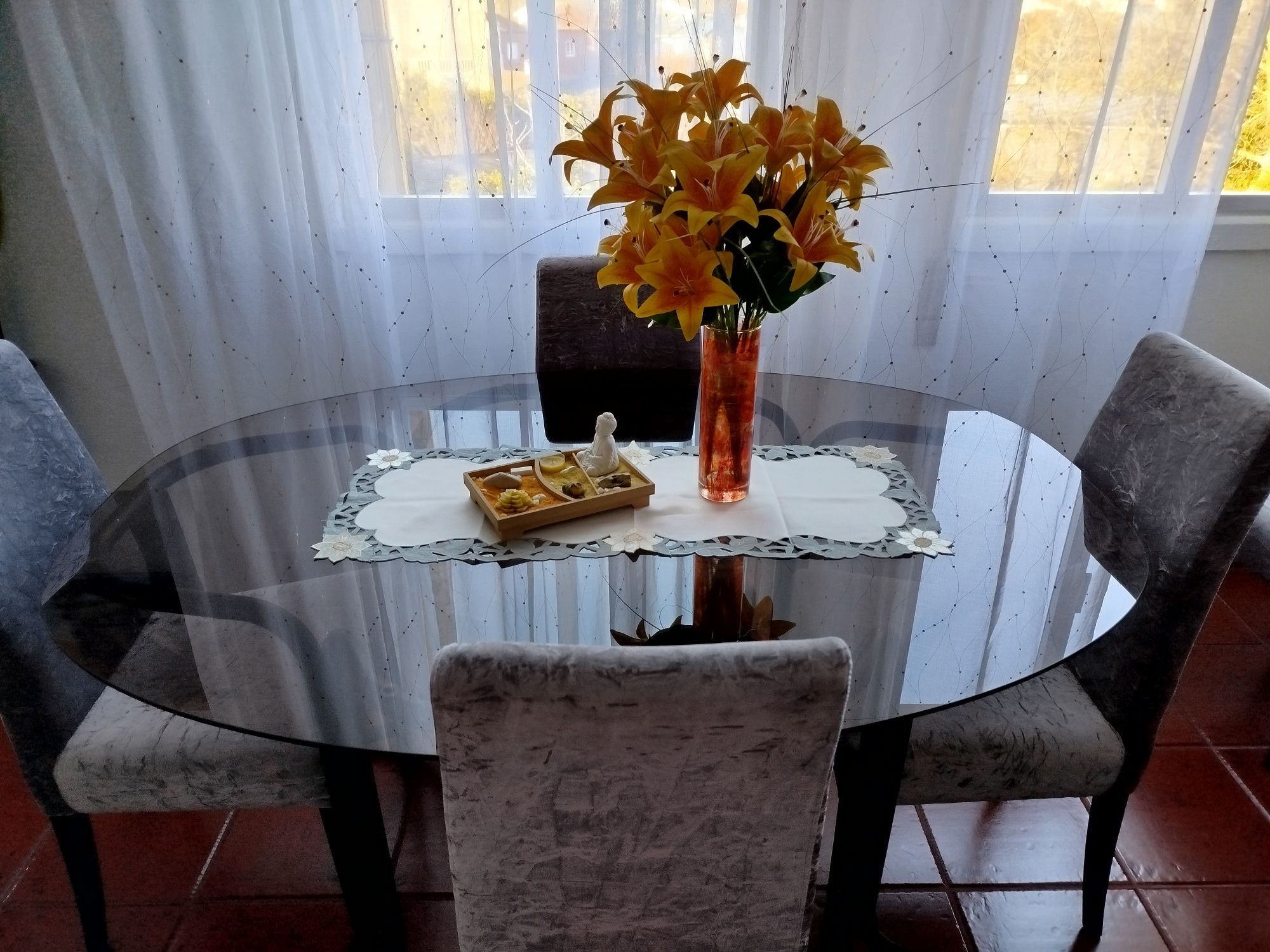 Mesa de vidro de sala de jantar