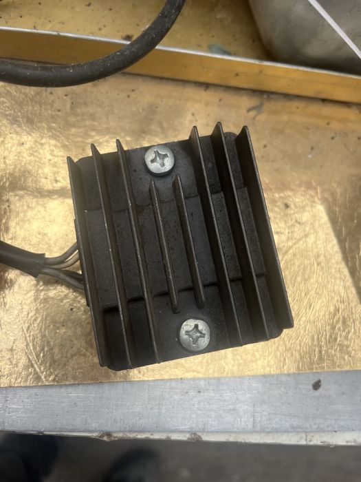 Kosiarka traktorek silniki honda 20 km  regulator napiecia czesci