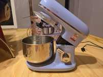Robot kuchenny z miską