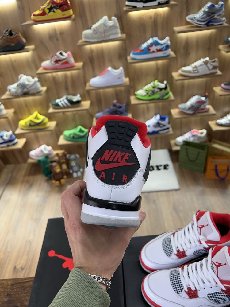 Кросівки Nike Air Jordan 4 Retro Fire Red
