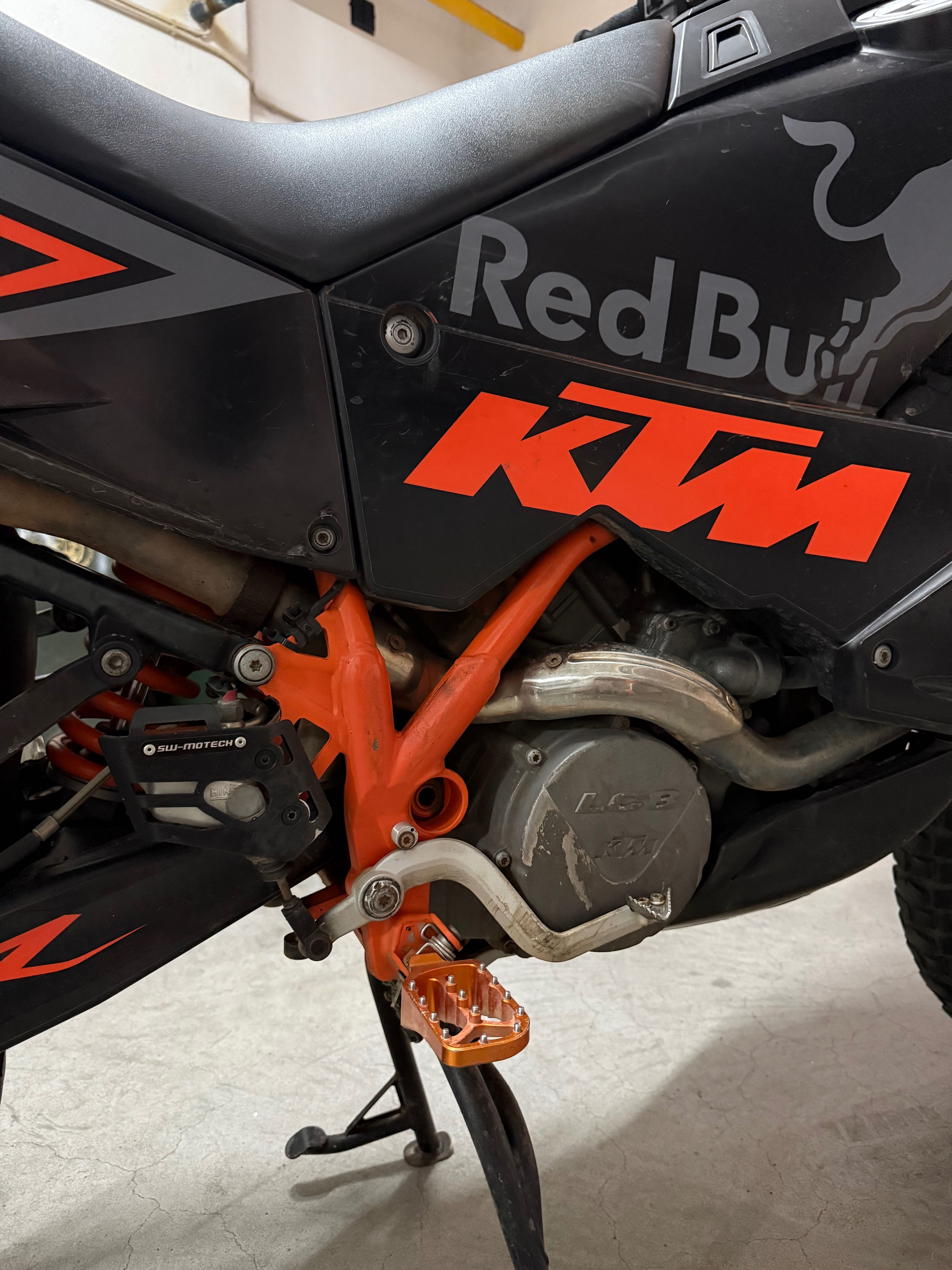 KTM 990 Adventure R com extras