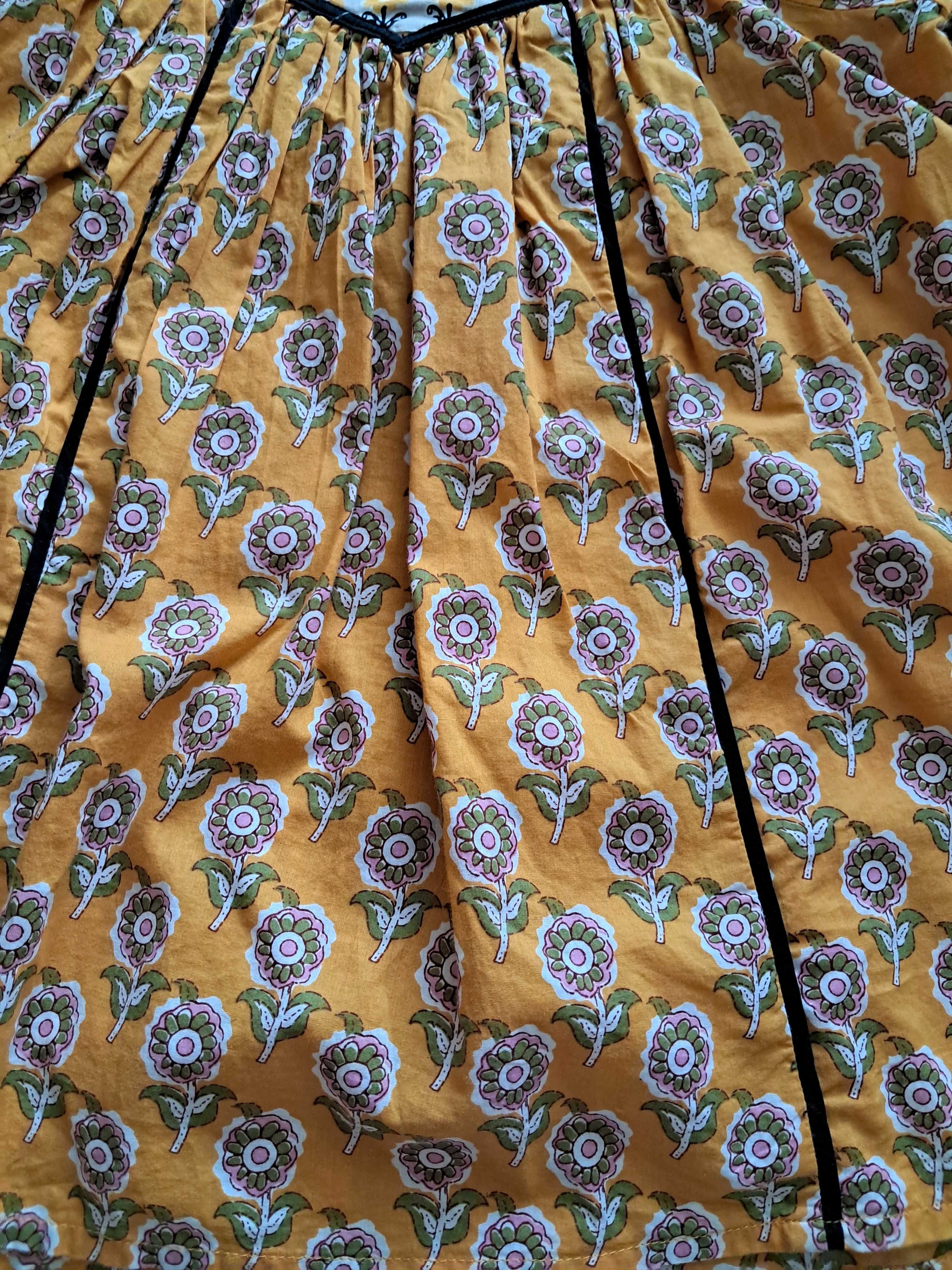 Śliczka sukienka Zara, bawełna, w kwiatki, j. nowa, r. 110 (4-5 lat)