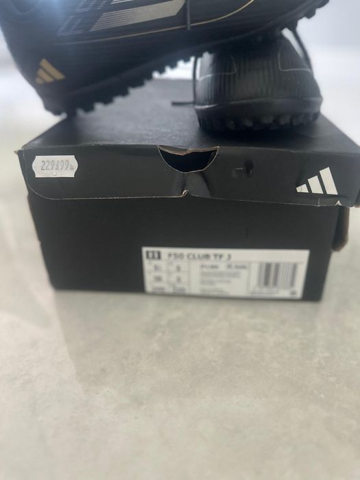 Adidas buty piłkarskie-korki 38